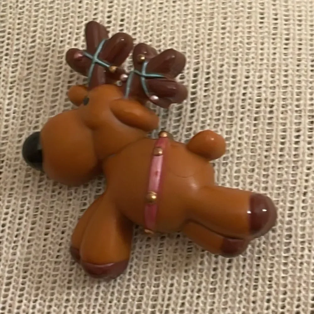 Vintage Russ Brown Reindeer Brooch - Christmas Brooch Holiday Pin
